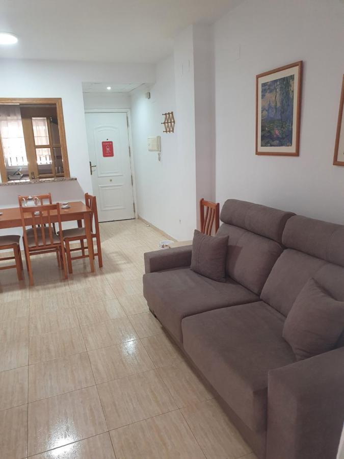Schoene Ferienwohnung Ca. 350M Vom Strand Entfernt 오로페사델마르 외부 사진