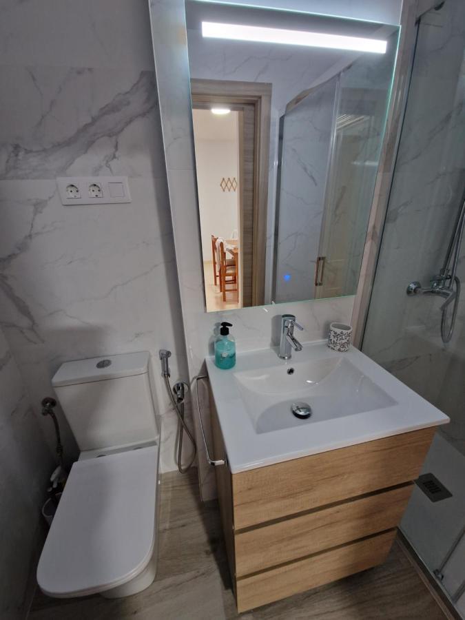 Schoene Ferienwohnung Ca. 350M Vom Strand Entfernt 오로페사델마르 외부 사진